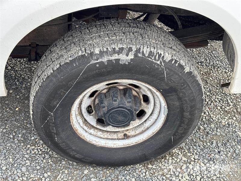 Ford F-250 4x2 Crew Cab Pickup Drugi