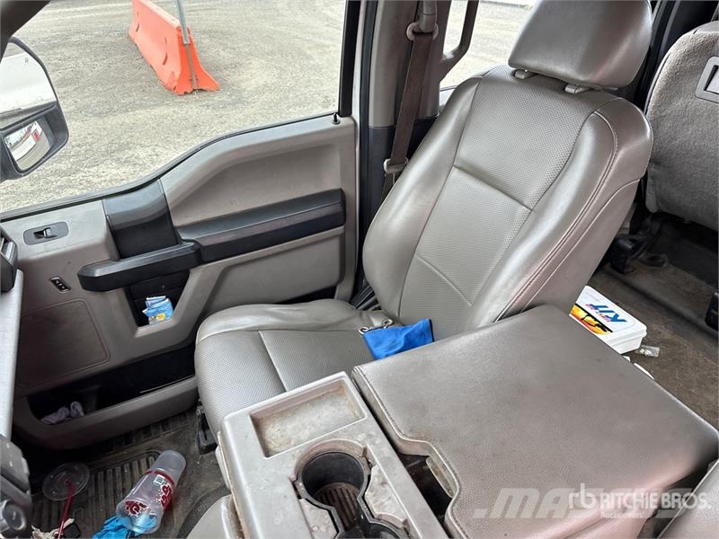 Ford F-250 4x2 Crew Cab Pickup Прочие фургоны