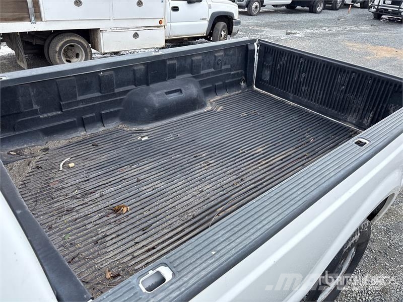Ford F-250 4x2 Crew Cab Pickup Drugi