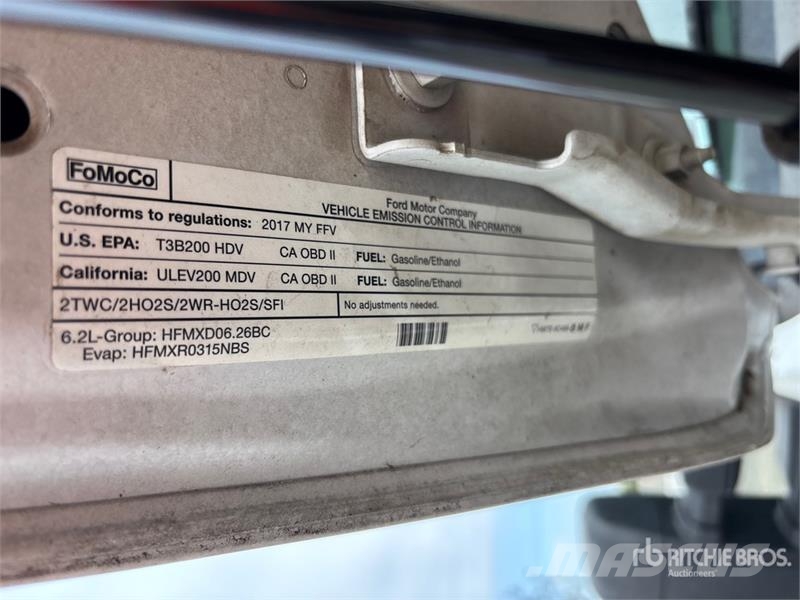 Ford F-250 4x2 Crew Cab Pickup Прочие фургоны