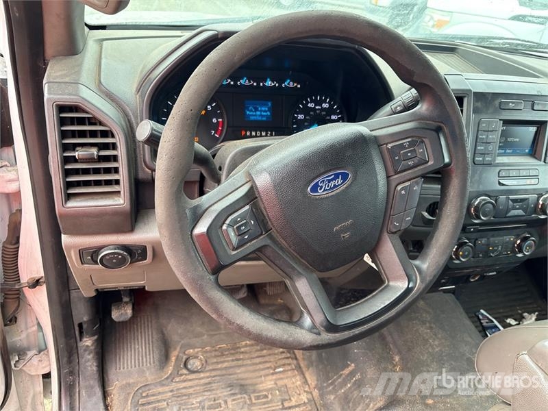 Ford F-250 4x2 Crew Cab Pickup Прочие фургоны