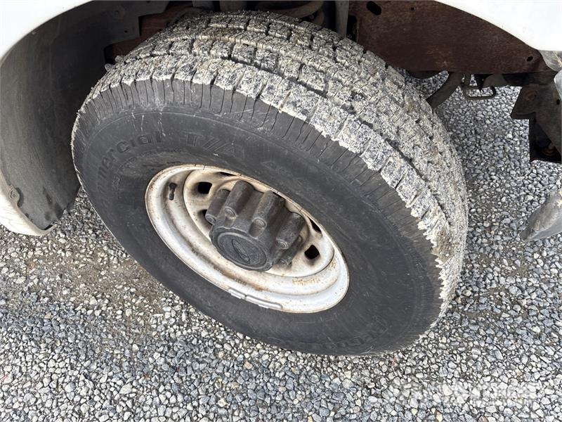 Ford F-250 4x2 Crew Cab Pickup Drugi