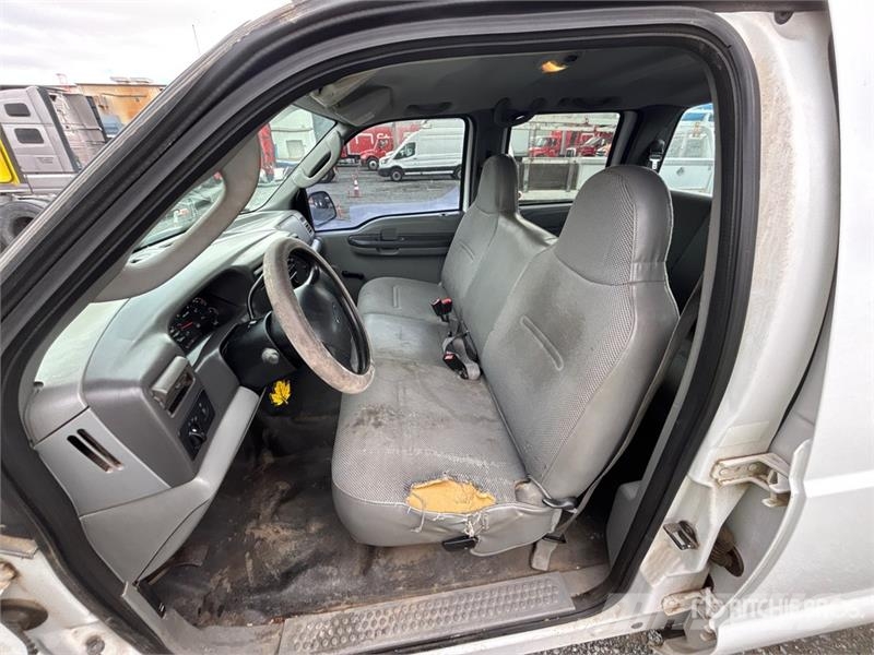 Ford F-250 4x2 Crew Cab Pickup Drugi