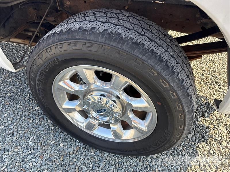 Ford F-250 4x2 Extended Cab Pickup Autre fourgon / utilitaire