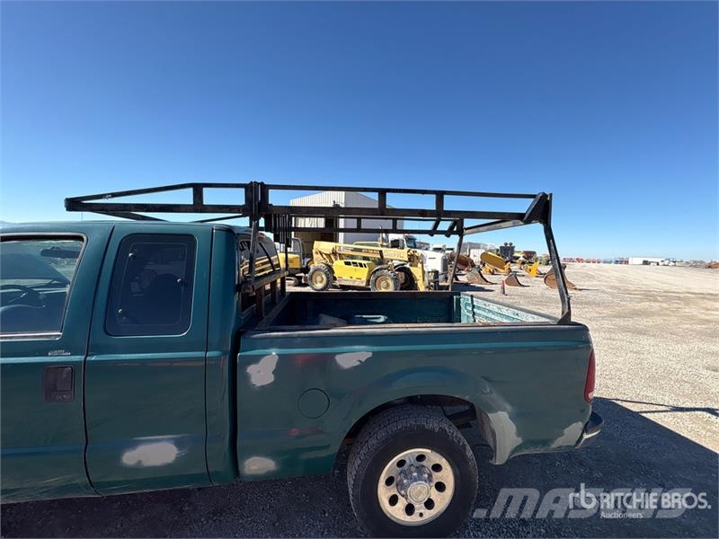 Ford F-250 4x2 Extended Cab Pickup Drugi