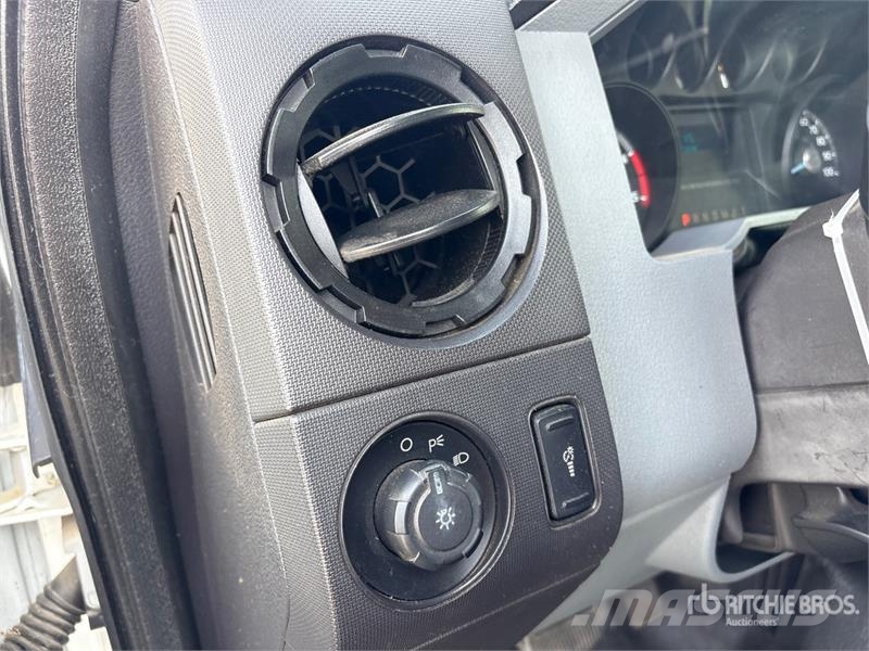Ford F-250 4x2 Extended Cab Pickup Autre fourgon / utilitaire