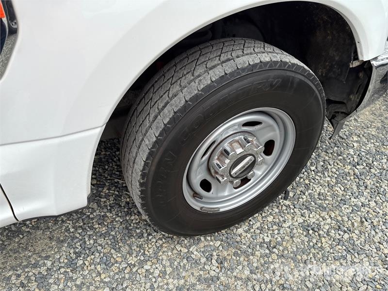 Ford F-250 4x2 Extended Cab Pickup Outro