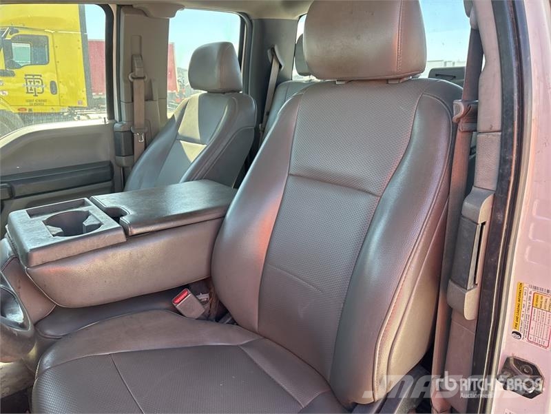 Ford F-250 4x2 Extended Cab Pickup その他