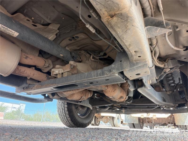 Ford F-250 4x2 Extended Cab Utility Truck Пикапи