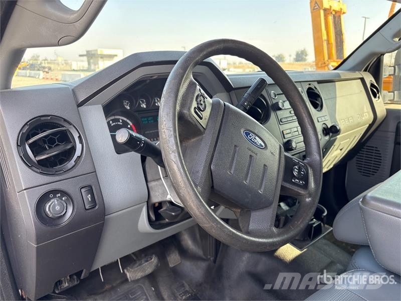 Ford F-250 4x2 Extended Cab Pickup Autre fourgon / utilitaire