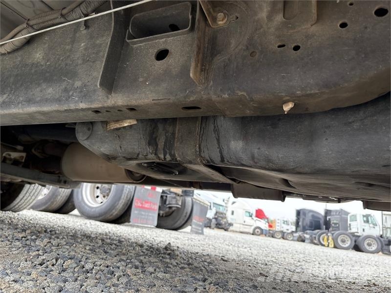 Ford F-250 4x2 Extended Cab Pickup Outro
