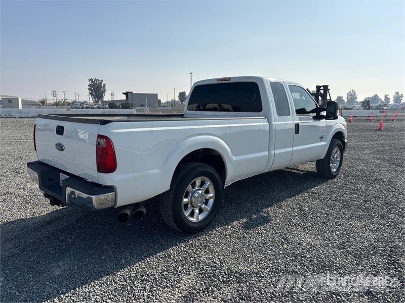 Ford F-250 4x2 Extended Cab Pickup Autre fourgon / utilitaire