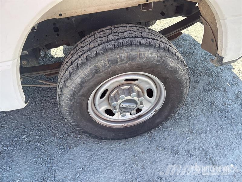 Ford F-250 4x2 Extended Cab Pickup その他