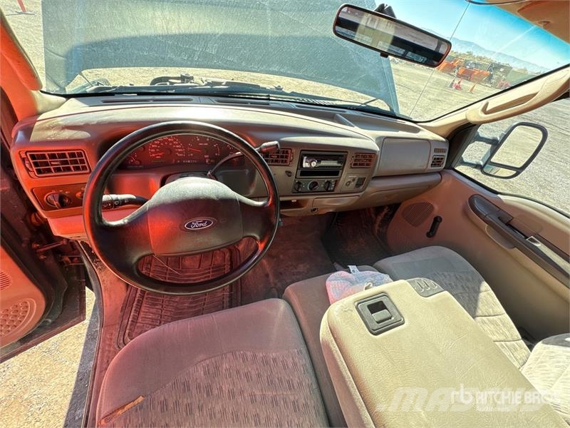 Ford F-250 4x2 Extended Cab Pickup Drugi