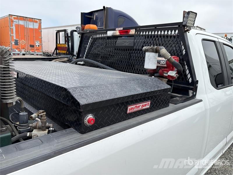 Ford F-250 4x2 Extended Cab Pickup Outro