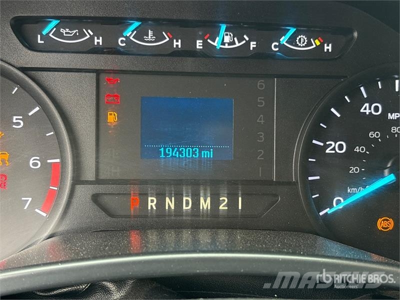 Ford F-250 4x2 Extended Cab Pickup Outro