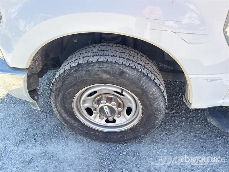Ford F-250 4x2 Extended Cab Pickup その他