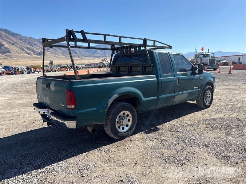 Ford F-250 4x2 Extended Cab Pickup Drugi