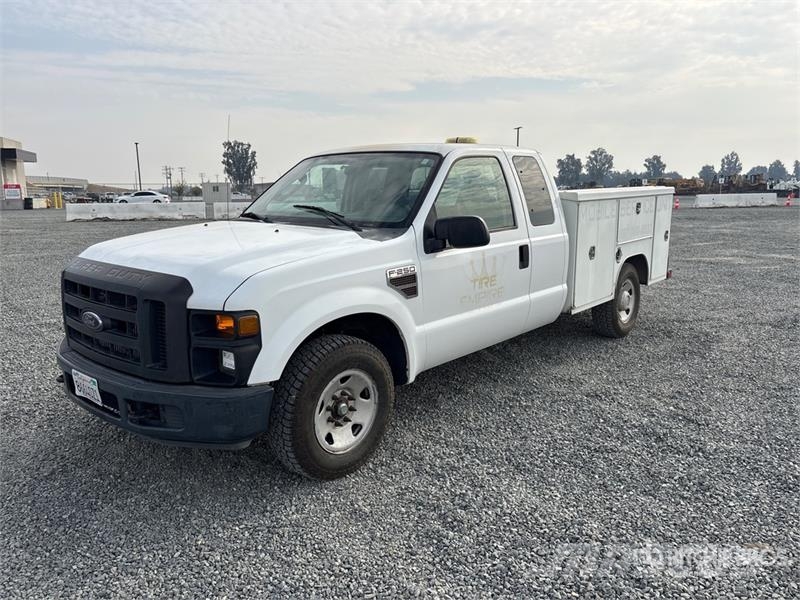 Ford F-250 4x2 Extended Cab Utility Truck شاحنات خفيفة/مفصلية الجوانب