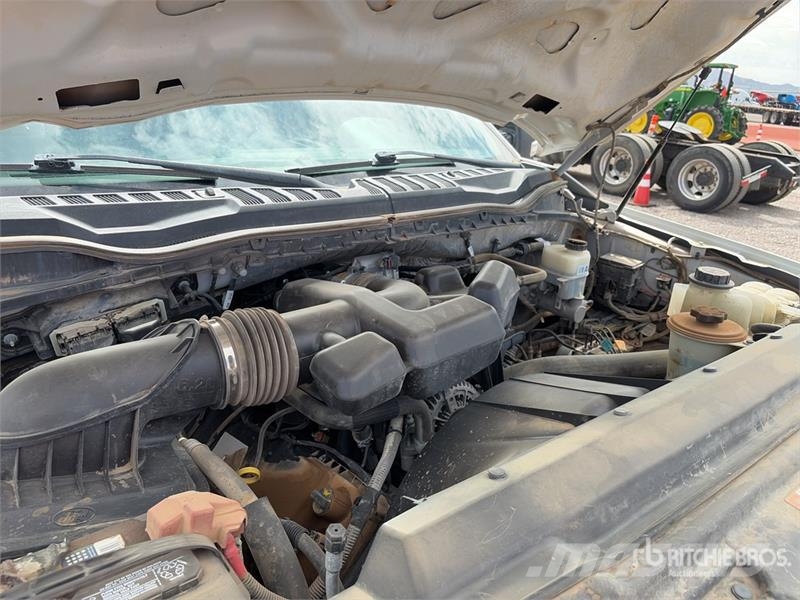 Ford F-250 4x2 Extended Cab Utility Truck Пикапи