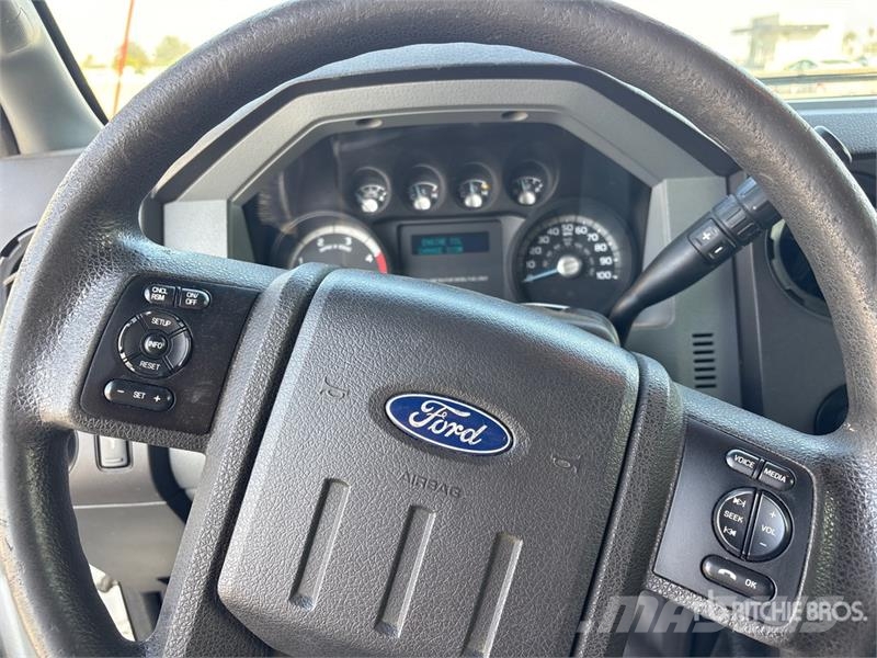 Ford F-250 4x2 Extended Cab Pickup Autre fourgon / utilitaire