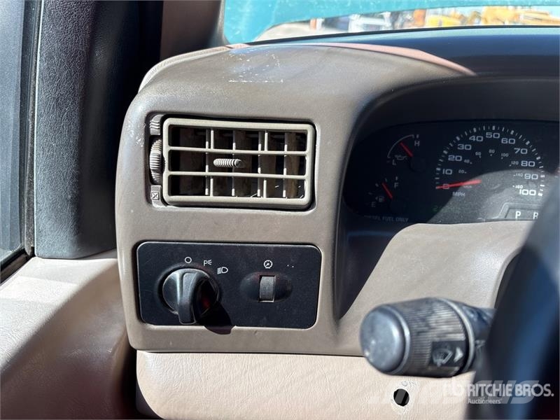 Ford F-250 4x2 Extended Cab Pickup Drugi