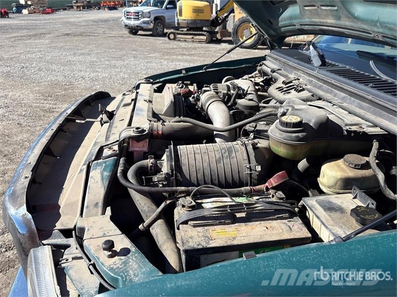 Ford F-250 4x2 Extended Cab Pickup Drugi
