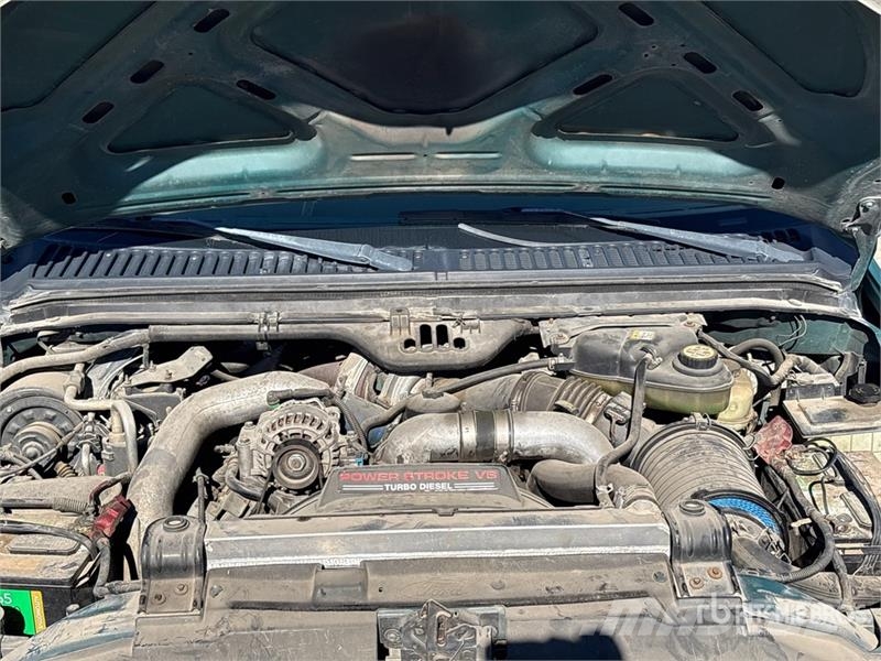 Ford F-250 4x2 Extended Cab Pickup Drugi