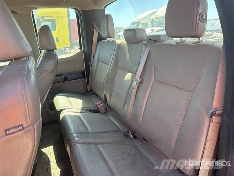 Ford F-250 4x2 Extended Cab Pickup その他