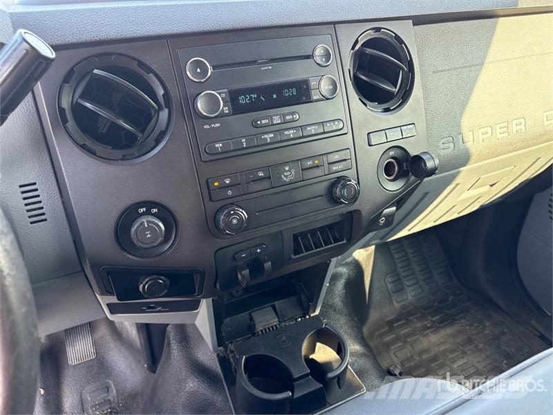 Ford F-250 4x2 Extended Cab Pickup Autre fourgon / utilitaire