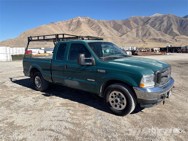 Ford F-250 4x2 Extended Cab Pickup Drugi