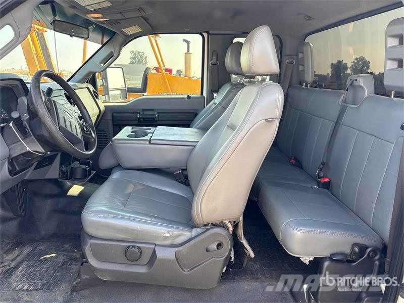 Ford F-250 4x2 Extended Cab Pickup Autre fourgon / utilitaire