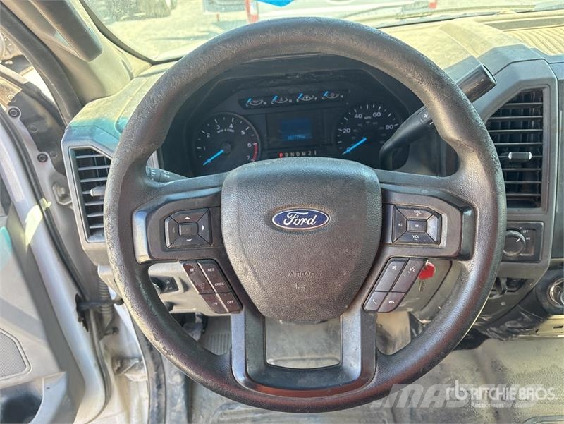 Ford F-250 4x2 Extended Cab Pickup その他