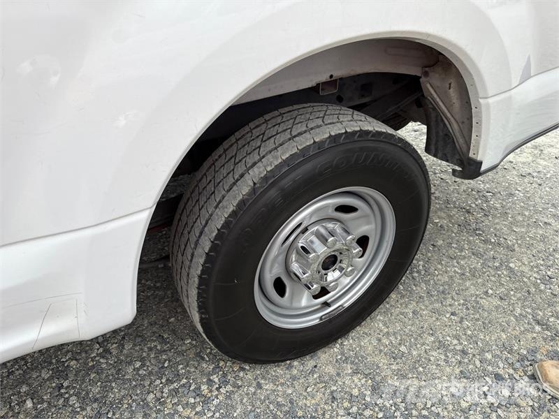 Ford F-250 4x2 Extended Cab Pickup Outro