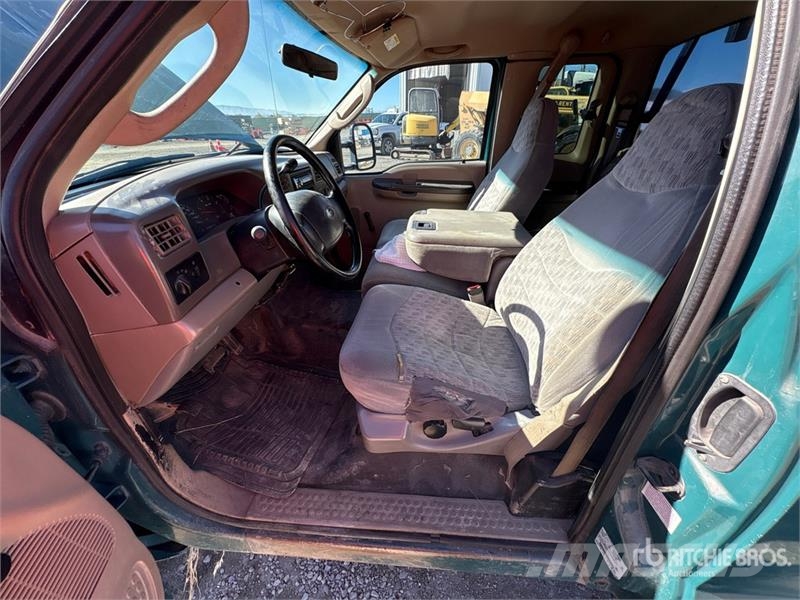 Ford F-250 4x2 Extended Cab Pickup Drugi