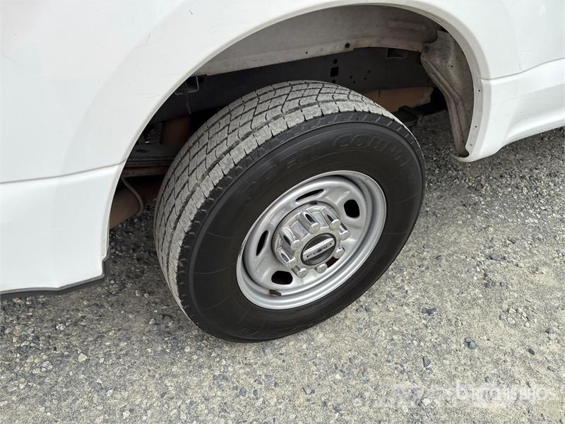 Ford F-250 4x2 Extended Cab Pickup Outro