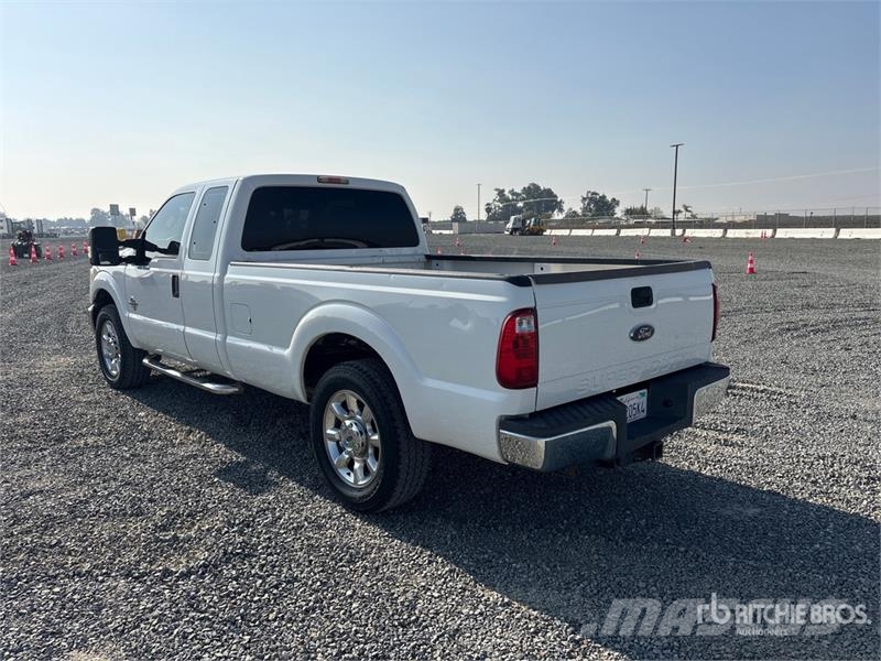 Ford F-250 4x2 Extended Cab Pickup Autre fourgon / utilitaire