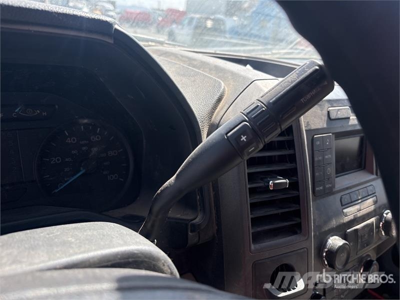 Ford F-250 4x2 Utility Truck Бортовые фургоны