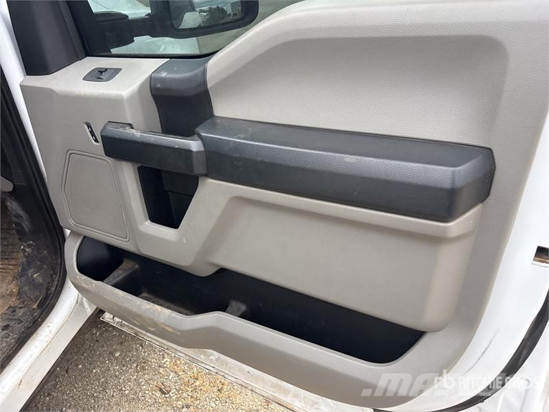 Ford F-250 4x4 Crew Cab Pickup Άλλα Vans