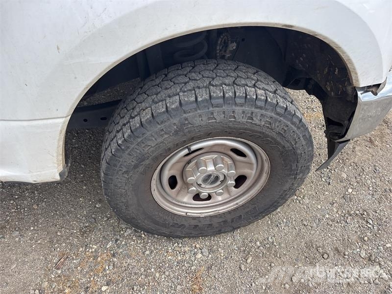 Ford F-250 4x4 Crew Cab Pickup Άλλα Vans