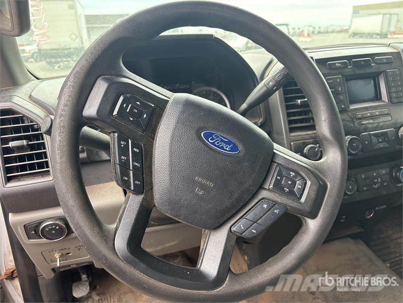 Ford F-250 4x4 Crew Cab Pickup Άλλα Vans