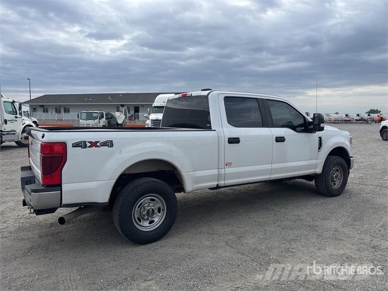 Ford F-250 4x4 Crew Cab Pickup Άλλα Vans