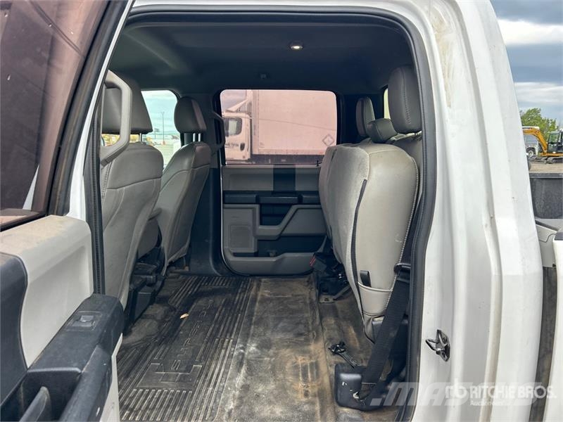 Ford F-250 4x4 Crew Cab Pickup Άλλα Vans