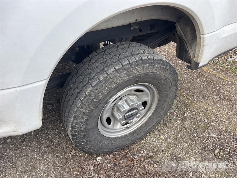 Ford F-250 4x4 Crew Cab Pickup Άλλα Vans