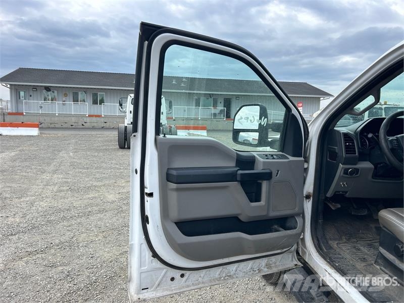 Ford F-250 4x4 Crew Cab Pickup Άλλα Vans