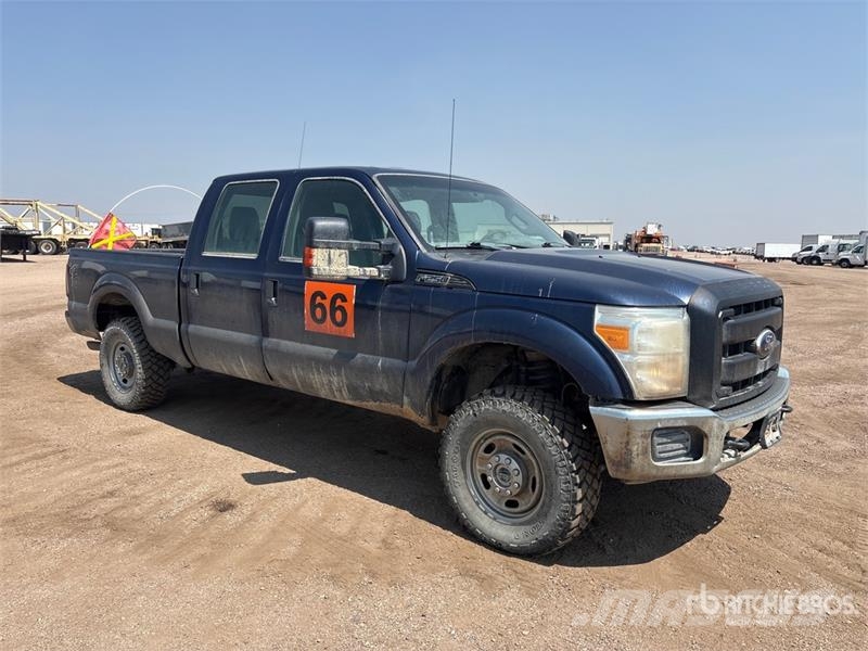 Ford F-250 4x4 Crew Cab Pickup Andere Transporter