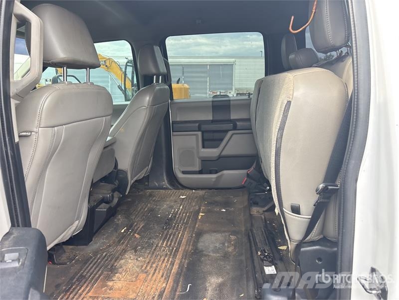 Ford F-250 4x4 Crew Cab Pickup Άλλα Vans