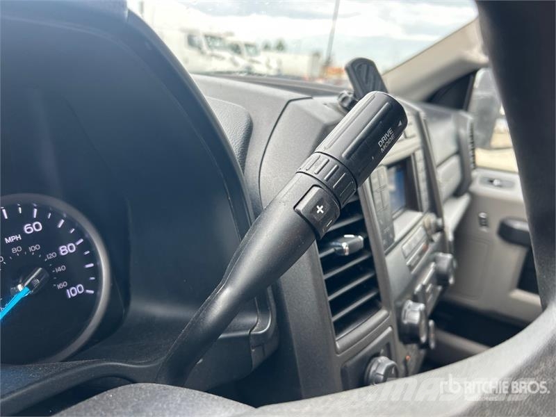 Ford F-250 4x4 Crew Cab Pickup Άλλα Vans