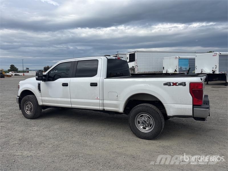 Ford F-250 4x4 Crew Cab Pickup Άλλα Vans
