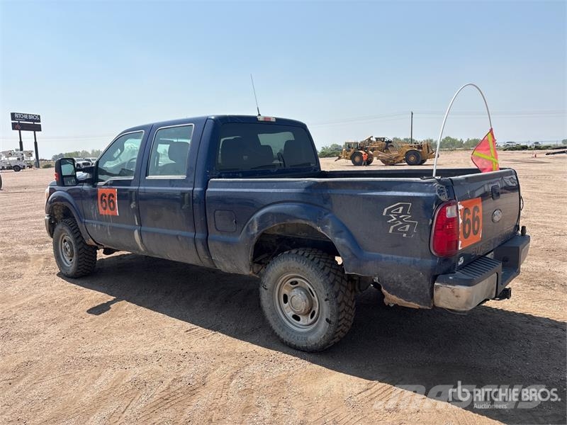 Ford F-250 4x4 Crew Cab Pickup Andere Transporter